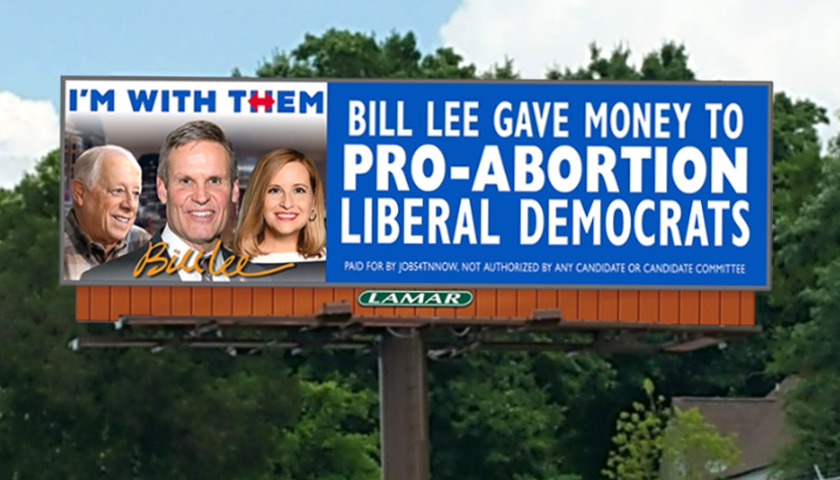 anti-Lee billboard